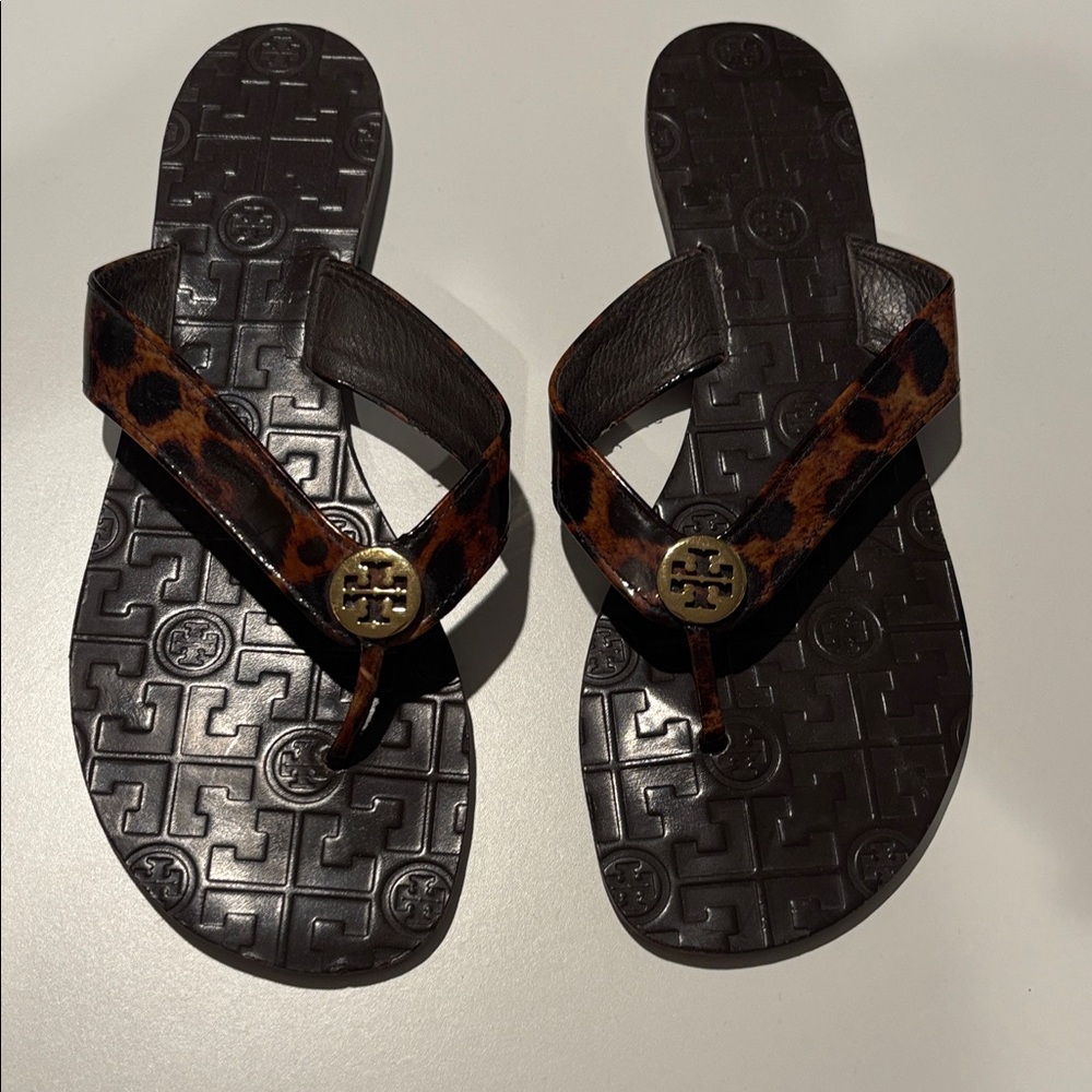 Tory Burch Thora Brown Tortoise Flip Flops with Gold Accent worn 1 time. No box